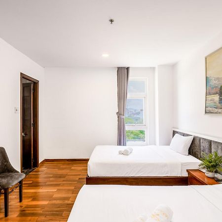 Tarasa Hotel Da Nang Exterior photo