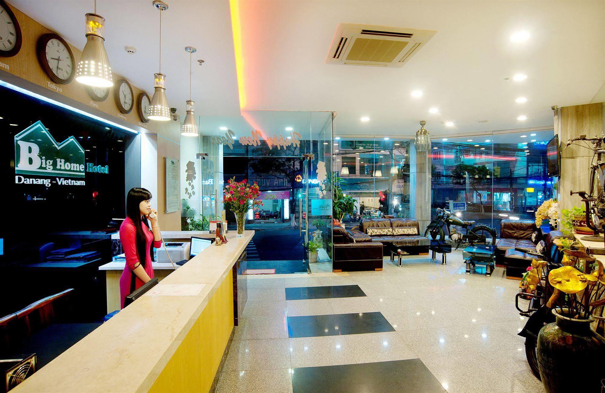 Tarasa Hotel Da Nang Exterior photo
